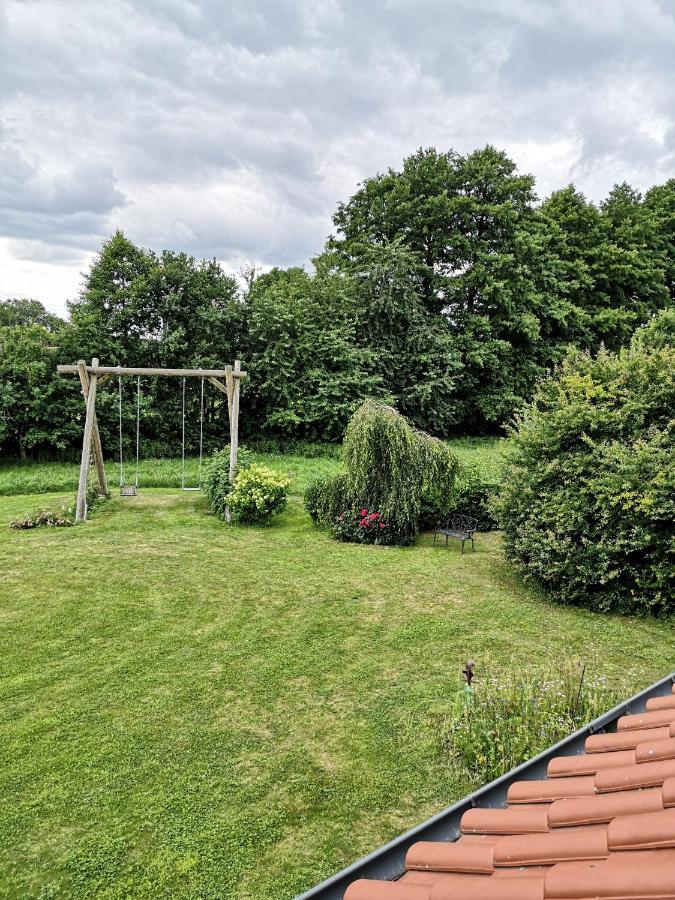Aparthotel Landleben Eichenhof à Himbergen Extérieur photo